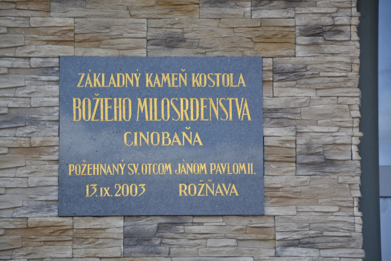 Oznamy / Publikácie / Farský kostol v Cinobani vyhlásený za diecéznu svätyňu Božieho milosrdenstva - foto