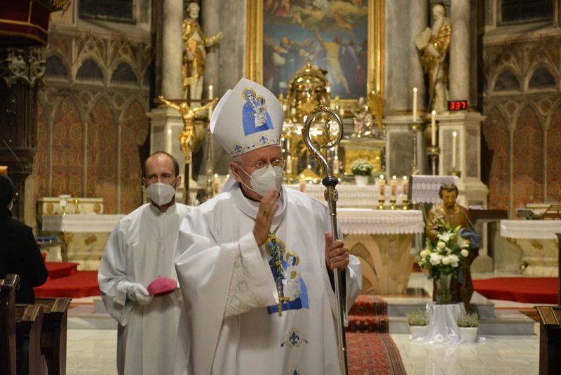 Oznamy / Publikácie / Skončila sa prvá Novéna k Rožňavskej Panne Márii - foto Oznamy / Publikácie / Skončila sa prvá Novéna k Rožňavskej Panne Márii - foto