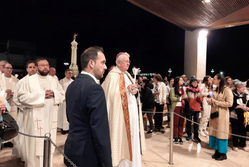 Oznamy / Publikácie / Ďakovná púť Rožňavskej diecézy do Fatimy - foto Oznamy / Publikácie / Ďakovná púť Rožňavskej diecézy do Fatimy - foto