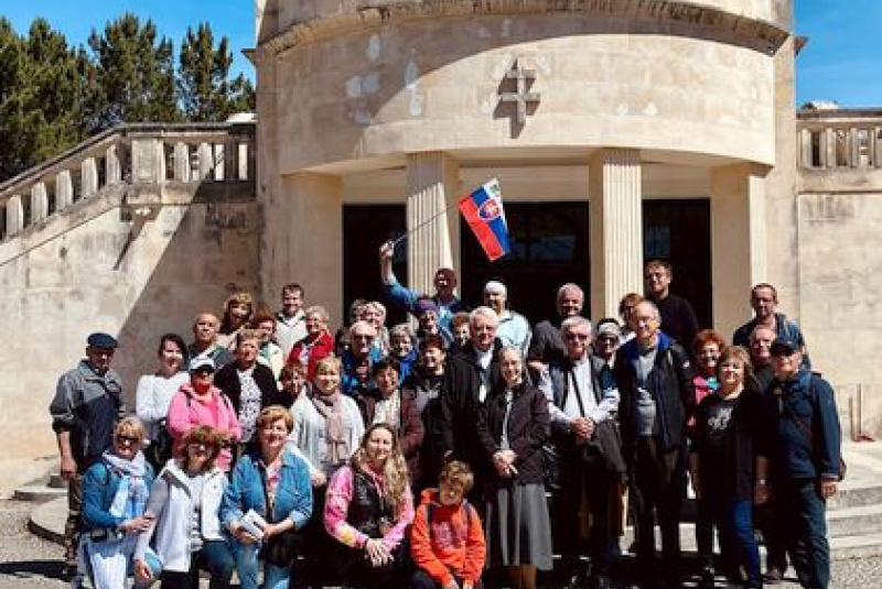 Oznamy / Publikácie / Ďakovná púť Rožňavskej diecézy do Fatimy - foto Oznamy / Publikácie / Ďakovná púť Rožňavskej diecézy do Fatimy - foto