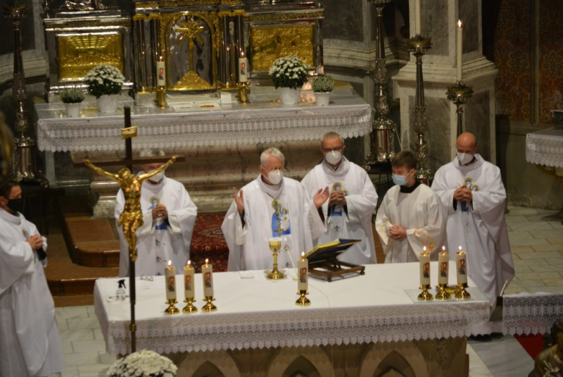 Oznamy / Publikácie / Skončila sa prvá Novéna k Rožňavskej Panne Márii - foto Oznamy / Publikácie / Skončila sa prvá Novéna k Rožňavskej Panne Márii - foto