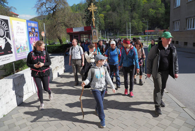 Oznamy / Publikácie / Pešia púť na Staré Hory 28.4. - 1.5.2023 - foto Oznamy / Publikácie / Pešia púť na Staré Hory 28.4. - 1.5.2023 - foto
