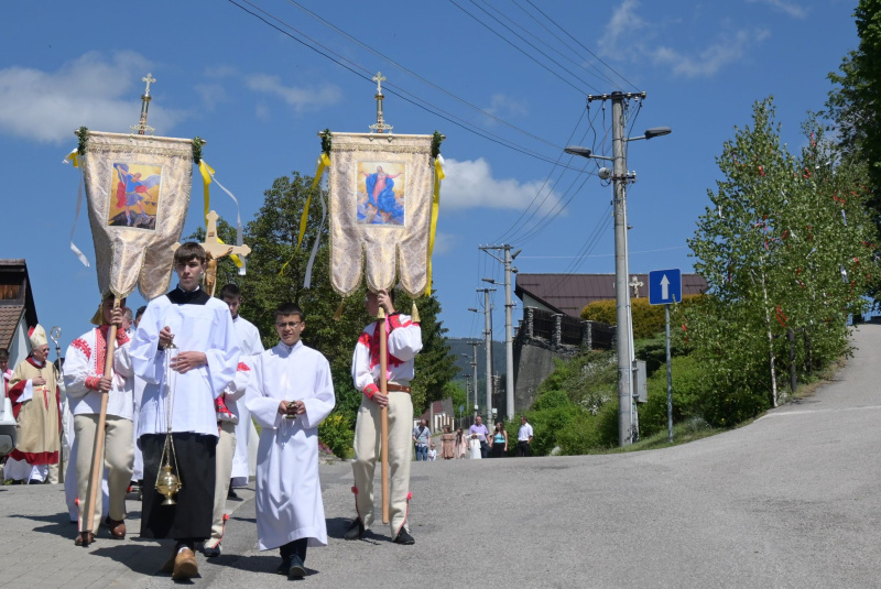 Oznamy / Publikácie / Sviatosť birmovania vo farnosti Heľpa - 4. jún 2023 - foto