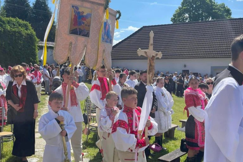 Oznamy / Publikácie / Sviatosť birmovania vo farnosti Heľpa - 4. jún 2023 - foto Oznamy / Publikácie / Sviatosť birmovania vo farnosti Heľpa - 4. jún 2023 - foto