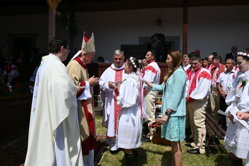 Oznamy / Publikácie / Sviatosť birmovania vo farnosti Heľpa - 4. jún 2023 - foto Oznamy / Publikácie / Sviatosť birmovania vo farnosti Heľpa - 4. jún 2023 - foto