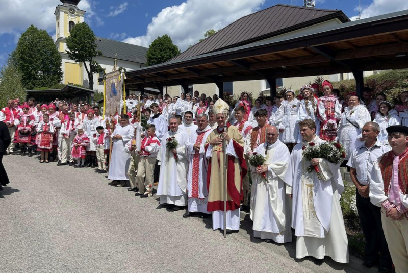 Oznamy / Publikácie / Sviatosť birmovania vo farnosti Heľpa - 4. jún 2023 - foto