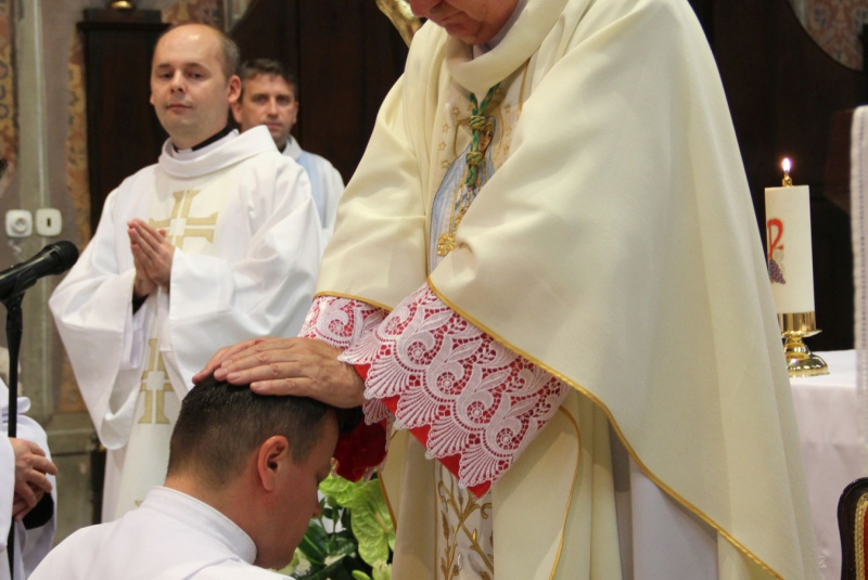 Oznamy / Publikácie / Rožňavská diecéza má nového diakona a ďakuje za 45 rokov kňazstva svojho diecézneho biskupa (+ nahrávka homílie) - foto Oznamy / Publikácie / Rožňavská diecéza má nového diakona a ďakuje za 45 rokov kňazstva svojho diecézneho biskupa (+ nahrávka homílie) - foto