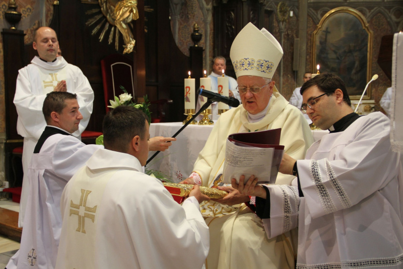 Oznamy / Publikácie / Rožňavská diecéza má nového diakona a ďakuje za 45 rokov kňazstva svojho diecézneho biskupa (+ nahrávka homílie) - foto Oznamy / Publikácie / Rožňavská diecéza má nového diakona a ďakuje za 45 rokov kňazstva svojho diecézneho biskupa (+ nahrávka homílie) - foto