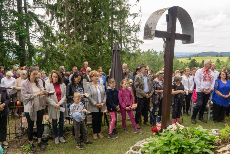 Oznamy / Publikácie / Slávnosť na Hradišťských vrchoch - foto Oznamy / Publikácie / Slávnosť na Hradišťských vrchoch - foto