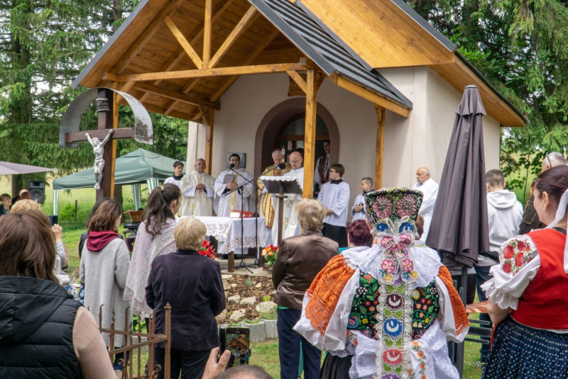 Oznamy / Publikácie / Slávnosť na Hradišťských vrchoch - foto