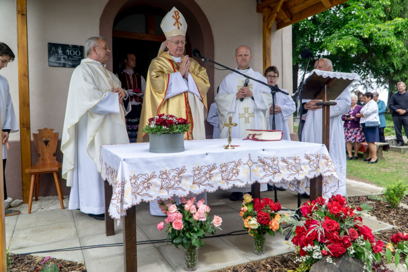 Oznamy / Publikácie / Slávnosť na Hradišťských vrchoch - foto