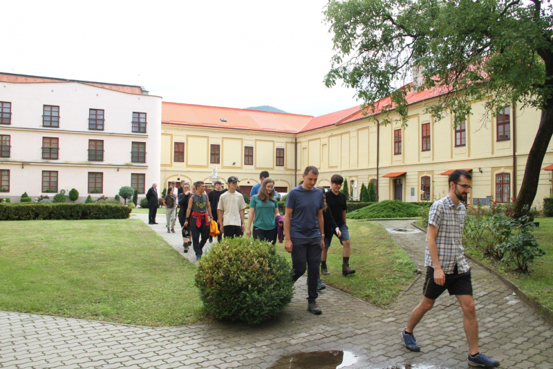 Oznamy / Publikácie / Mons. Nicola Girasoli, apoštolský nuncius slávil sv. omšu na diecéznej púti v Úhornej (homília a fotogaléria) - foto