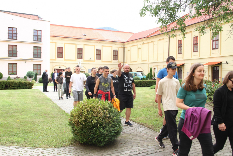 Oznamy / Publikácie / Mons. Nicola Girasoli, apoštolský nuncius slávil sv. omšu na diecéznej púti v Úhornej (homília a fotogaléria) - foto Oznamy / Publikácie / Mons. Nicola Girasoli, apoštolský nuncius slávil sv. omšu na diecéznej púti v Úhornej (homília a fotogaléria) - foto