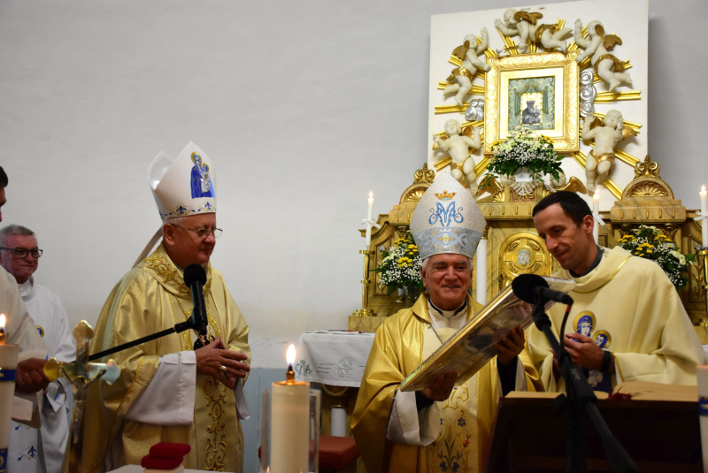 Oznamy / Publikácie / Mons. Nicola Girasoli, apoštolský nuncius slávil sv. omšu na diecéznej púti v Úhornej (homília a fotogaléria) - foto