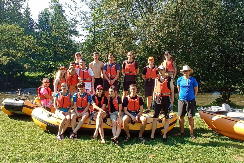 Diecézne centrum mládeže - aktivity / Dobrodružný splav Hrona - 21. august 2023 - foto Diecézne centrum mládeže - aktivity / Dobrodružný splav Hrona - 21. august 2023 - foto