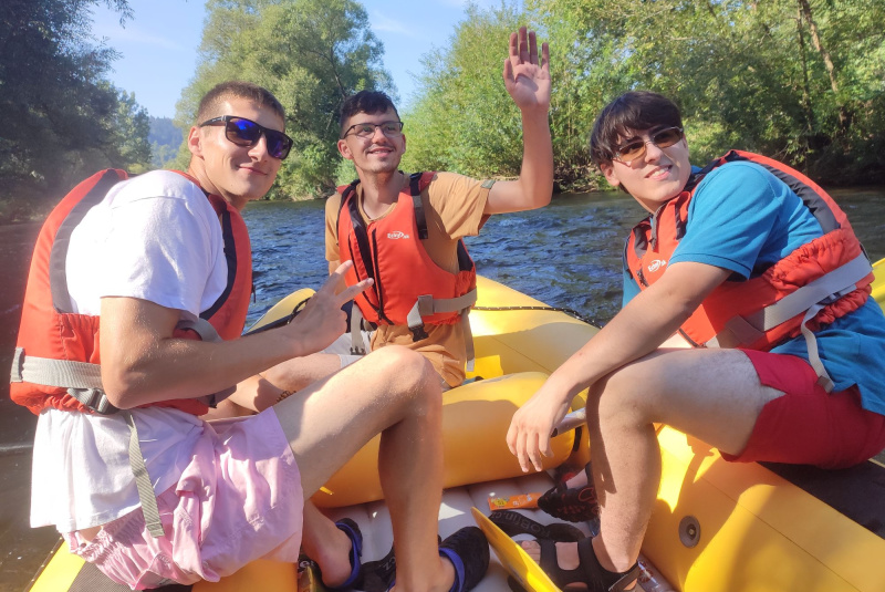 Diecézne centrum mládeže - aktivity / Dobrodružný splav Hrona - 21. august 2023 - foto Diecézne centrum mládeže - aktivity / Dobrodružný splav Hrona - 21. august 2023 - foto