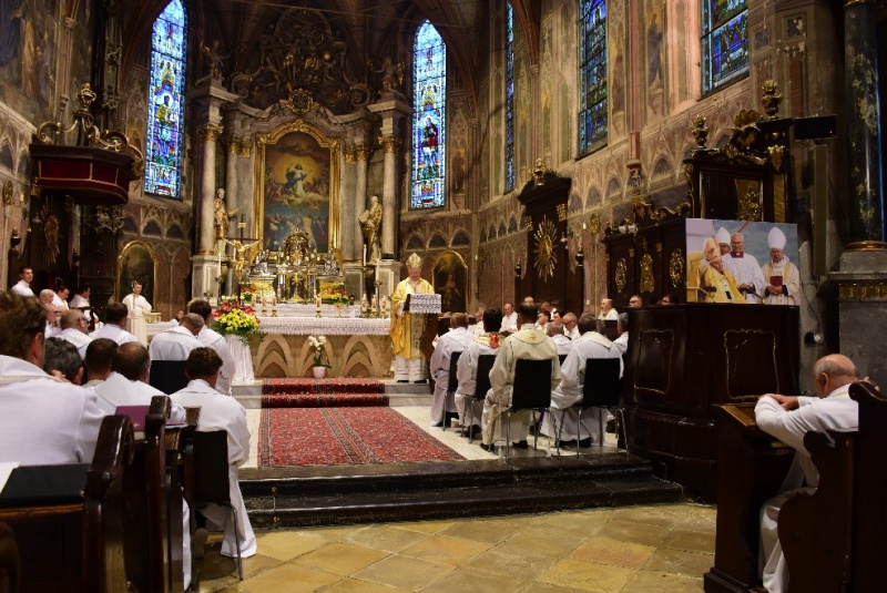 Oznamy / Publikácie / V Rožňave sa slávilo 20. výročie návštevy sv. Jána Pavla II.  - foto Oznamy / Publikácie / V Rožňave sa slávilo 20. výročie návštevy sv. Jána Pavla II.  - foto