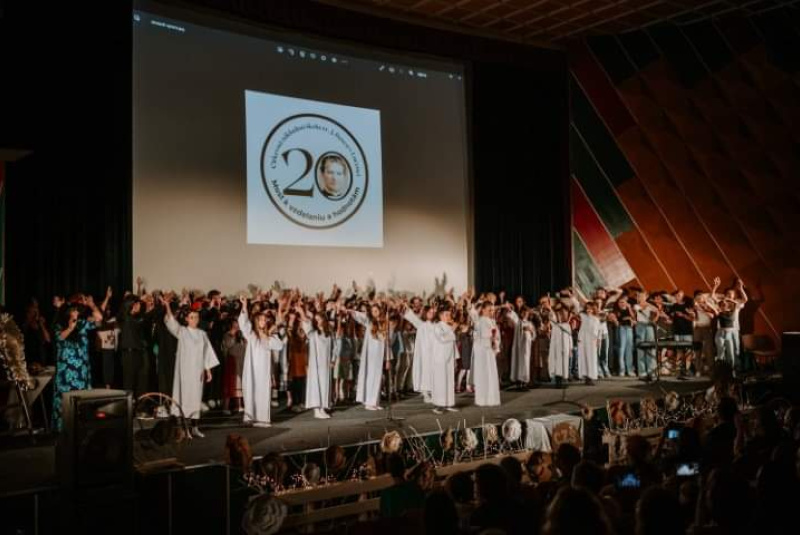 Oznamy / Publikácie / Cirkevná základná škola sv. Jána Bosca si pripomenula 20. výročie jej založenia - foto Oznamy / Publikácie / Cirkevná základná škola sv. Jána Bosca si pripomenula 20. výročie jej založenia - foto