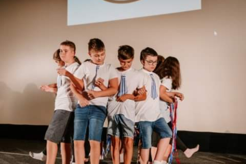 Oznamy / Publikácie / Cirkevná základná škola sv. Jána Bosca si pripomenula 20. výročie jej založenia - foto Oznamy / Publikácie / Cirkevná základná škola sv. Jána Bosca si pripomenula 20. výročie jej založenia - foto