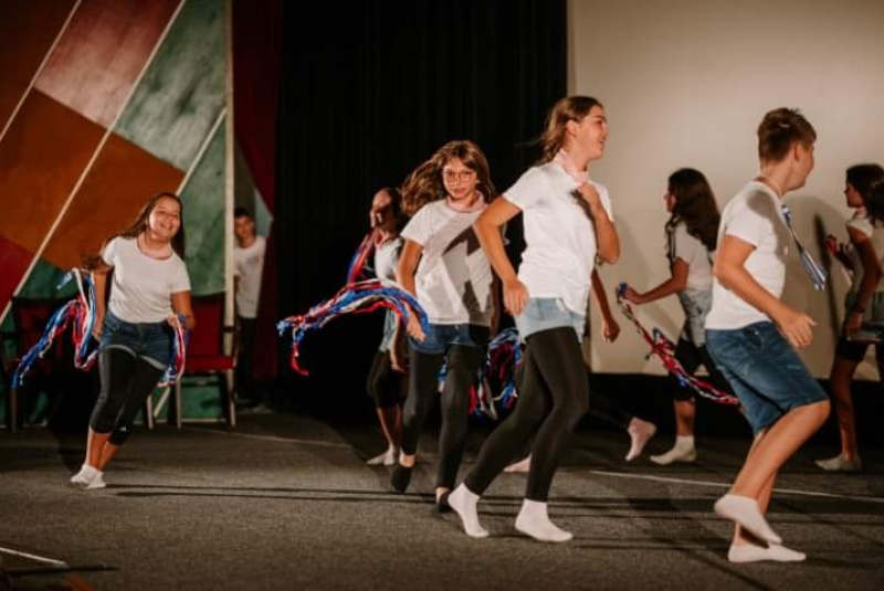 Oznamy / Publikácie / Cirkevná základná škola sv. Jána Bosca si pripomenula 20. výročie jej založenia - foto Oznamy / Publikácie / Cirkevná základná škola sv. Jána Bosca si pripomenula 20. výročie jej založenia - foto