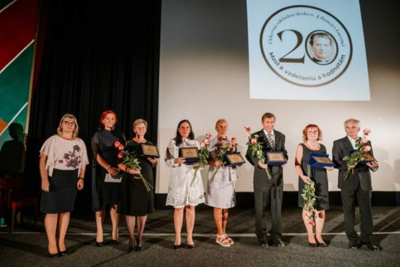 Oznamy / Publikácie / Cirkevná základná škola sv. Jána Bosca si pripomenula 20. výročie jej založenia - foto Oznamy / Publikácie / Cirkevná základná škola sv. Jána Bosca si pripomenula 20. výročie jej založenia - foto