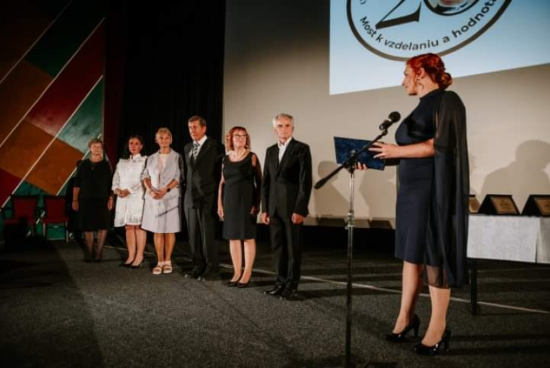 Oznamy / Publikácie / Cirkevná základná škola sv. Jána Bosca si pripomenula 20. výročie jej založenia - foto Oznamy / Publikácie / Cirkevná základná škola sv. Jána Bosca si pripomenula 20. výročie jej založenia - foto