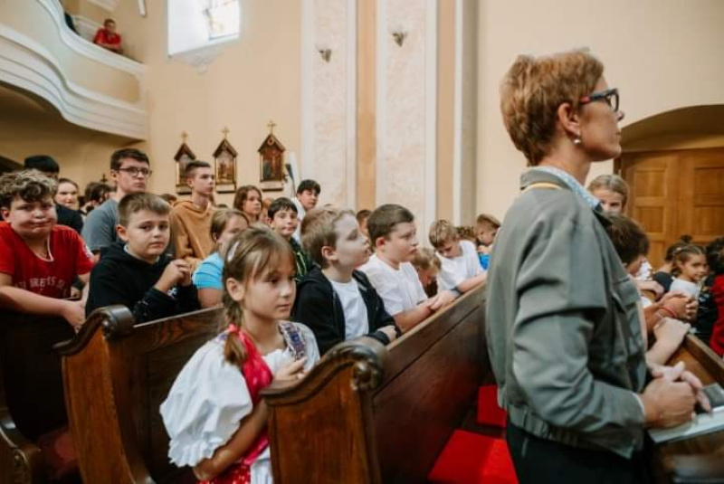 Oznamy / Publikácie / Cirkevná základná škola sv. Jána Bosca si pripomenula 20. výročie jej založenia - foto Oznamy / Publikácie / Cirkevná základná škola sv. Jána Bosca si pripomenula 20. výročie jej založenia - foto