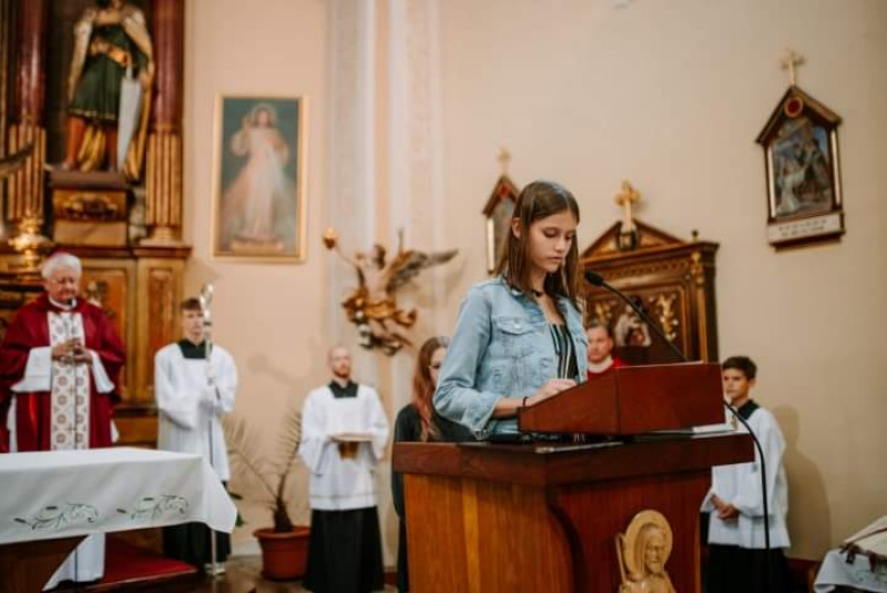 Oznamy / Publikácie / Cirkevná základná škola sv. Jána Bosca si pripomenula 20. výročie jej založenia - foto Oznamy / Publikácie / Cirkevná základná škola sv. Jána Bosca si pripomenula 20. výročie jej založenia - foto