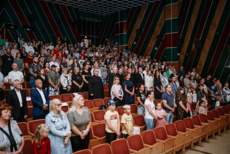 Oznamy / Publikácie / Cirkevná základná škola sv. Jána Bosca si pripomenula 20. výročie jej založenia - foto Oznamy / Publikácie / Cirkevná základná škola sv. Jána Bosca si pripomenula 20. výročie jej založenia - foto