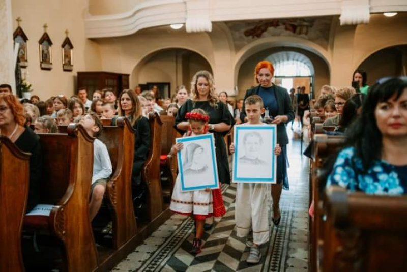 Oznamy / Publikácie / Cirkevná základná škola sv. Jána Bosca si pripomenula 20. výročie jej založenia - foto Oznamy / Publikácie / Cirkevná základná škola sv. Jána Bosca si pripomenula 20. výročie jej založenia - foto