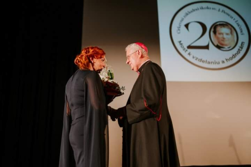 Oznamy / Publikácie / Cirkevná základná škola sv. Jána Bosca si pripomenula 20. výročie jej založenia - foto Oznamy / Publikácie / Cirkevná základná škola sv. Jána Bosca si pripomenula 20. výročie jej založenia - foto