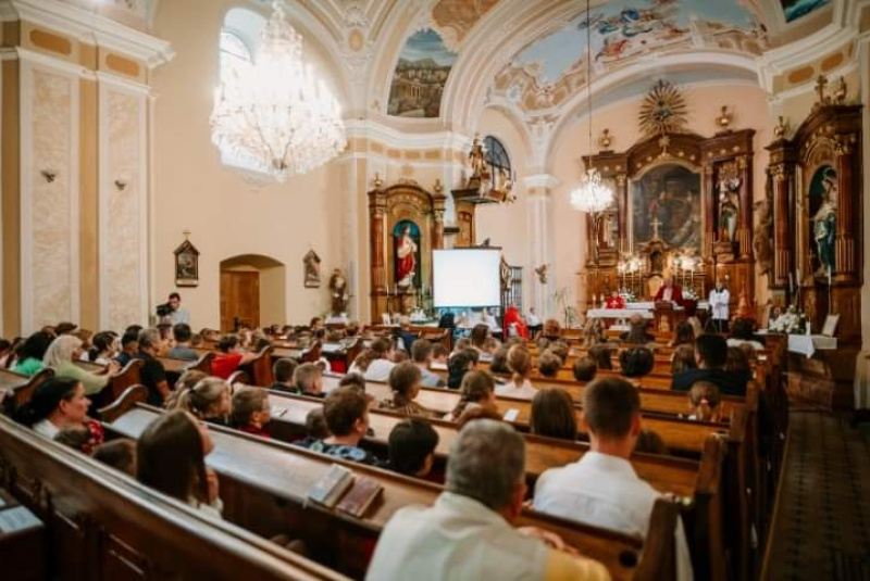 Oznamy / Publikácie / Cirkevná základná škola sv. Jána Bosca si pripomenula 20. výročie jej založenia - foto Oznamy / Publikácie / Cirkevná základná škola sv. Jána Bosca si pripomenula 20. výročie jej založenia - foto