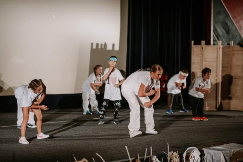 Oznamy / Publikácie / Cirkevná základná škola sv. Jána Bosca si pripomenula 20. výročie jej založenia - foto Oznamy / Publikácie / Cirkevná základná škola sv. Jána Bosca si pripomenula 20. výročie jej založenia - foto