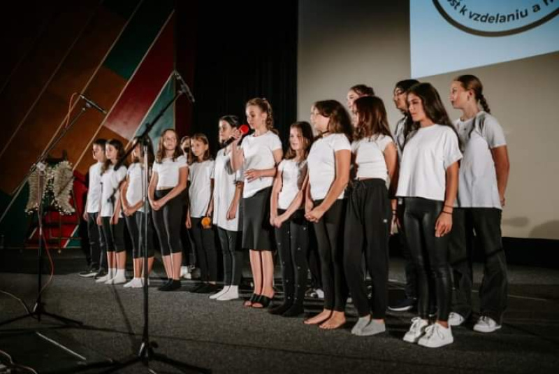 Oznamy / Publikácie / Cirkevná základná škola sv. Jána Bosca si pripomenula 20. výročie jej založenia - foto Oznamy / Publikácie / Cirkevná základná škola sv. Jána Bosca si pripomenula 20. výročie jej založenia - foto