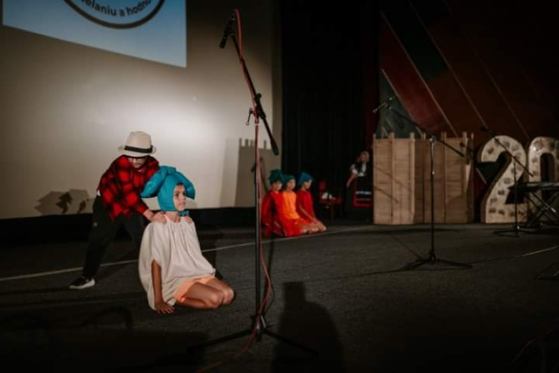 Oznamy / Publikácie / Cirkevná základná škola sv. Jána Bosca si pripomenula 20. výročie jej založenia - foto Oznamy / Publikácie / Cirkevná základná škola sv. Jána Bosca si pripomenula 20. výročie jej založenia - foto