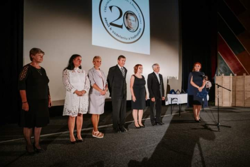 Oznamy / Publikácie / Cirkevná základná škola sv. Jána Bosca si pripomenula 20. výročie jej založenia - foto Oznamy / Publikácie / Cirkevná základná škola sv. Jána Bosca si pripomenula 20. výročie jej založenia - foto