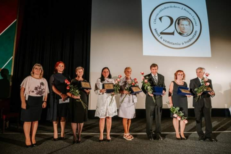 Oznamy / Publikácie / Cirkevná základná škola sv. Jána Bosca si pripomenula 20. výročie jej založenia - foto Oznamy / Publikácie / Cirkevná základná škola sv. Jána Bosca si pripomenula 20. výročie jej založenia - foto
