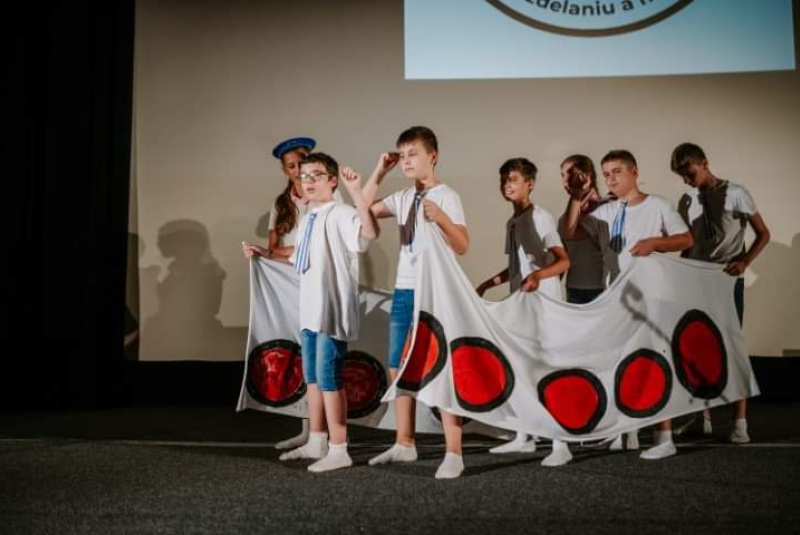 Oznamy / Publikácie / Cirkevná základná škola sv. Jána Bosca si pripomenula 20. výročie jej založenia - foto Oznamy / Publikácie / Cirkevná základná škola sv. Jána Bosca si pripomenula 20. výročie jej založenia - foto