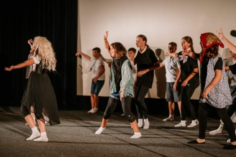 Oznamy / Publikácie / Cirkevná základná škola sv. Jána Bosca si pripomenula 20. výročie jej založenia - foto Oznamy / Publikácie / Cirkevná základná škola sv. Jána Bosca si pripomenula 20. výročie jej založenia - foto