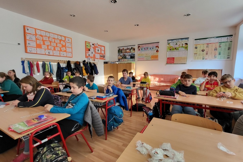 Oznamy / Publikácie / Milión detí sa modlí ruženec - foto Oznamy / Publikácie / Milión detí sa modlí ruženec - foto