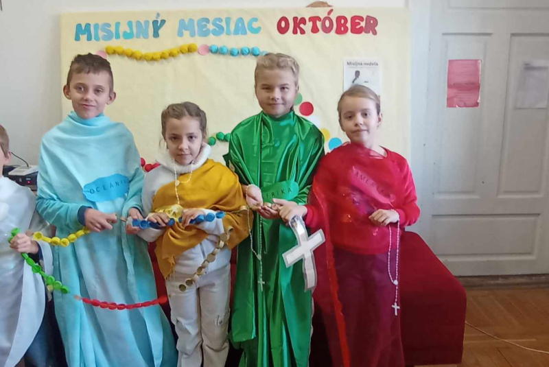 Oznamy / Publikácie / Milión detí sa modlí ruženec - foto Oznamy / Publikácie / Milión detí sa modlí ruženec - foto