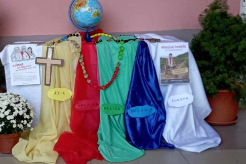 Oznamy / Publikácie / Milión detí sa modlí ruženec - foto Oznamy / Publikácie / Milión detí sa modlí ruženec - foto