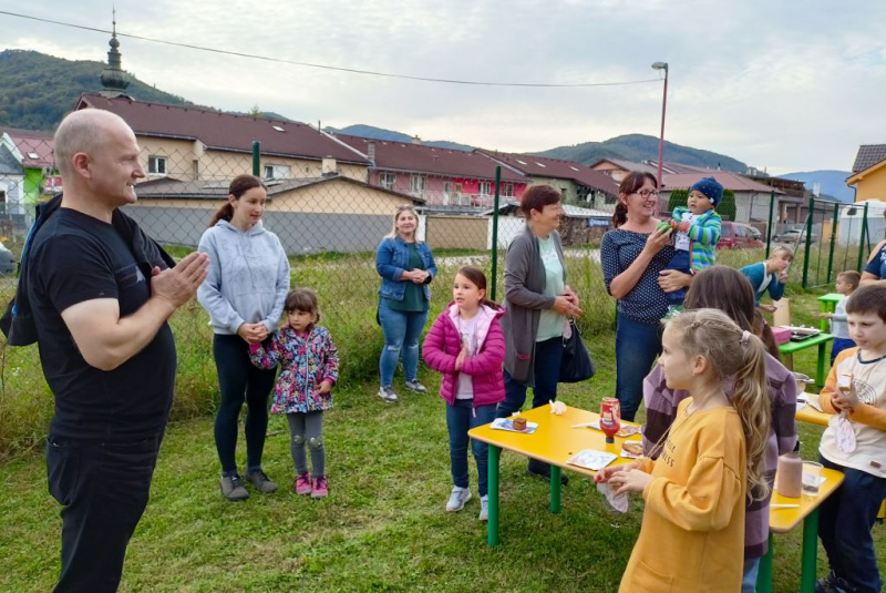 Oznamy / Publikácie / Gruliáda a misíjny koláč  v KMŠ v Revúcej - foto