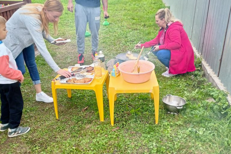 Oznamy / Publikácie / Gruliáda a misíjny koláč v KMŠ v Revúcej - foto Oznamy / Publikácie / Gruliáda a misíjny koláč v KMŠ v Revúcej - foto