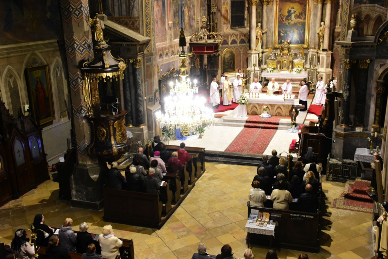 Oznamy / Publikácie / V Rožňavskej diecéze sa už po tretíkrát konala Rožňavská novéna - foto Oznamy / Publikácie / V Rožňavskej diecéze sa už po tretíkrát konala Rožňavská novéna - foto