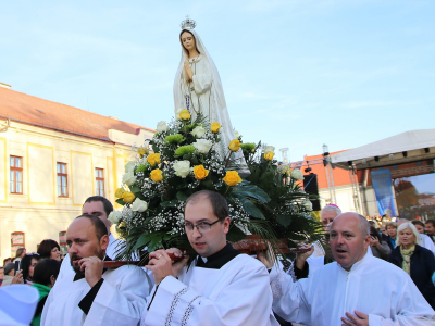 Televízne duchovné cvičenia: 1. katechéza: Mariánska epocha (27.3.2017)